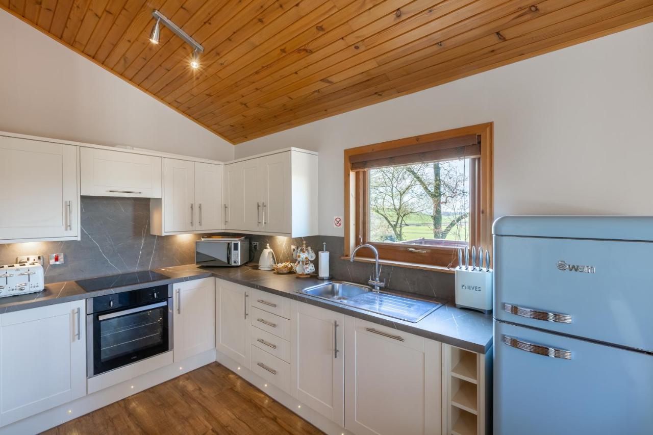Douglas Fir Lodge With Hot Tub Cupar Exterior foto
