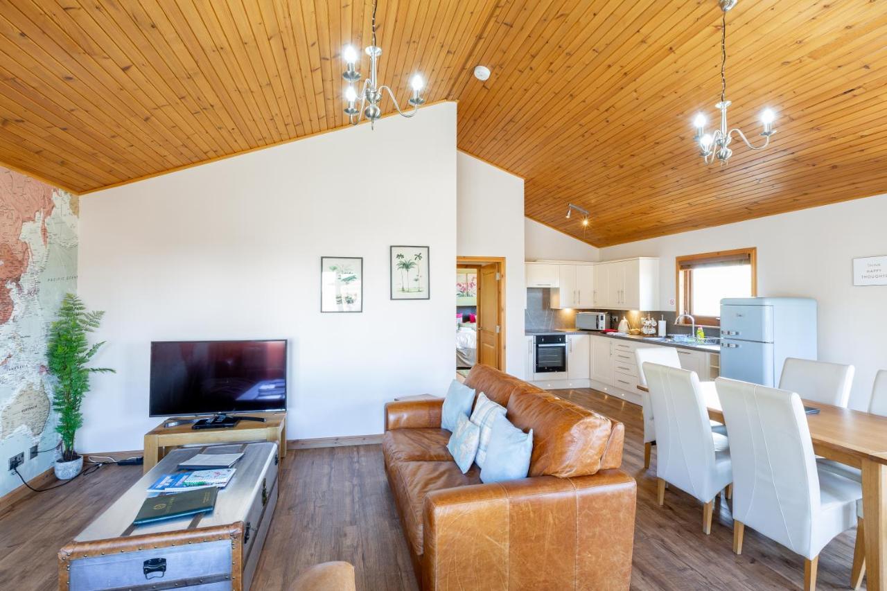 Douglas Fir Lodge With Hot Tub Cupar Exterior foto