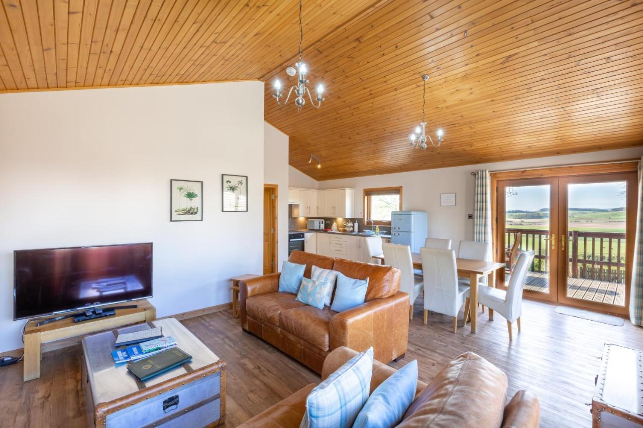 Douglas Fir Lodge With Hot Tub Cupar Exterior foto